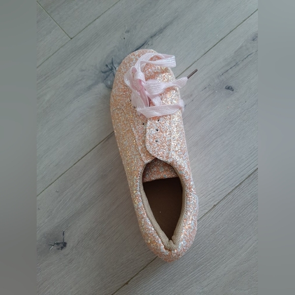 Fancy sneakers - Picture 3 of 5